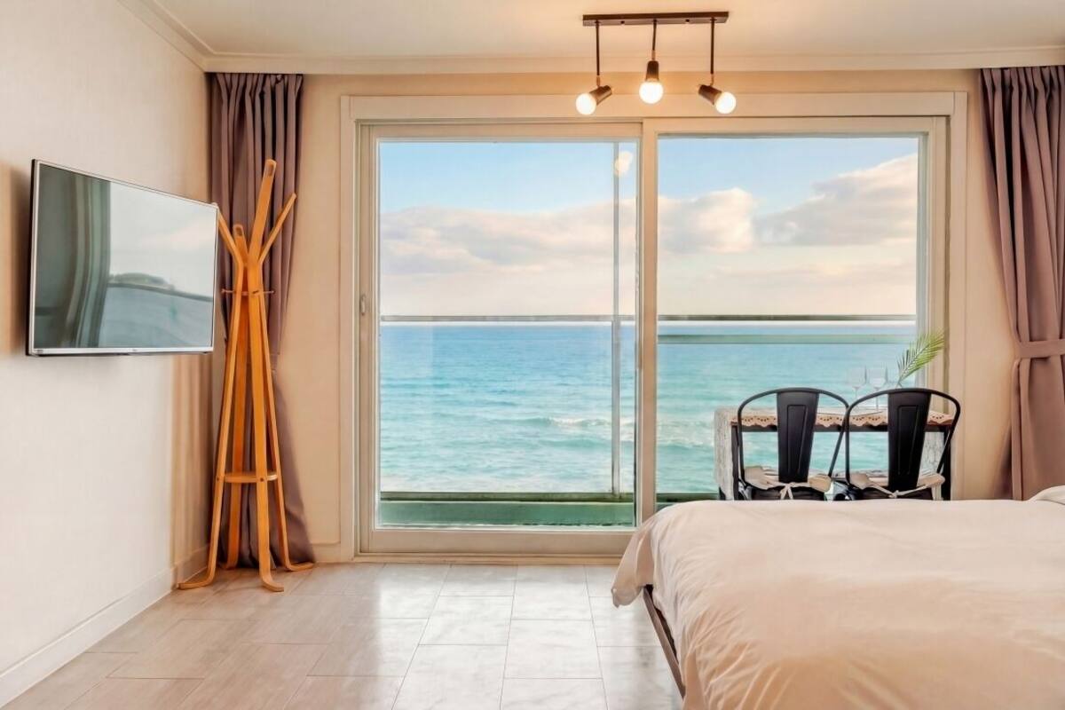 Basic Room, 1 Bedroom (202(Ocean View))