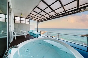 Basic Room, 1 Bedroom (A301 – Ocean View Outdoor Pool & Spa) - Yeongdeok Searest Poolvilla (Yeongdeok)