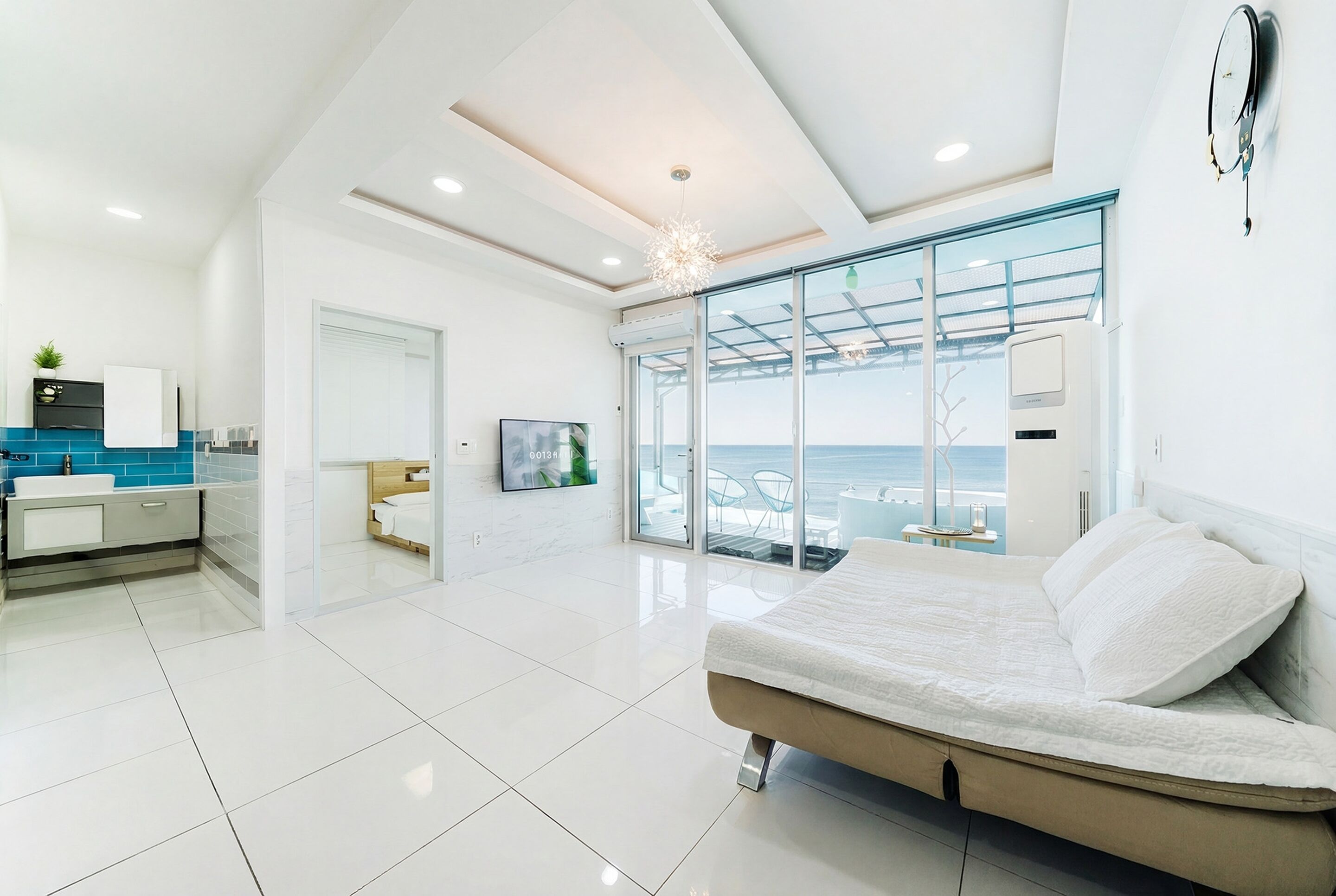 Basic Room, 1 Bedroom (A301 – Ocean View Outdoor Pool & Spa) | 1 bedroom, free WiFi