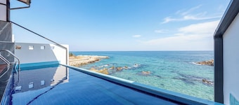 Yeongdeok Searest Poolvilla