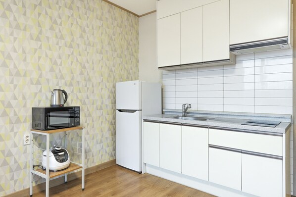 1 bedroom, free WiFi - Yeosu Florahostel Pension (Yeosu)