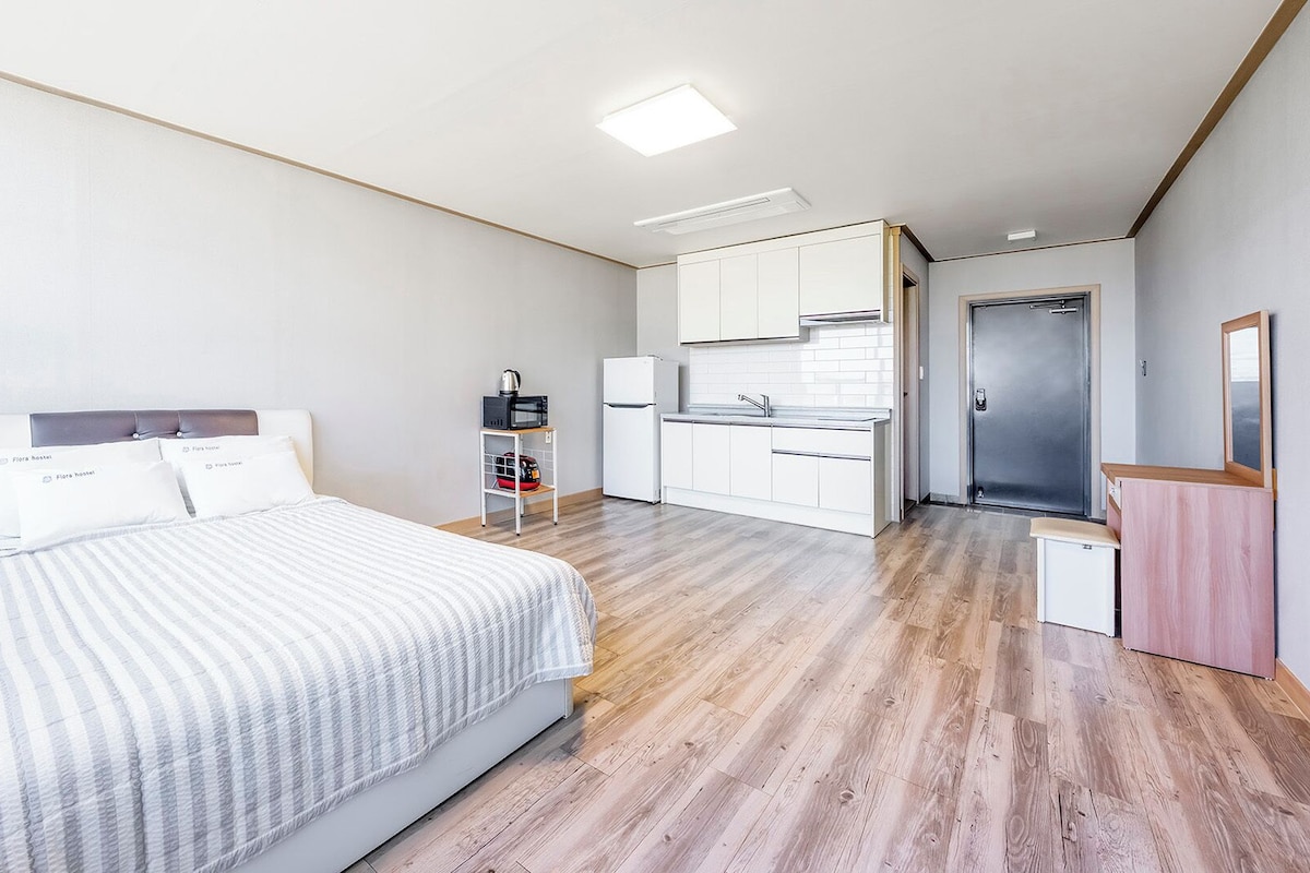 Basic Room, 1 Bedroom (502) | 1 bedroom, free WiFi