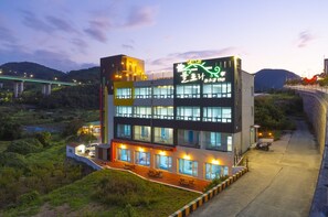 Exterior - Yeosu Florahostel Pension (Yeosu)