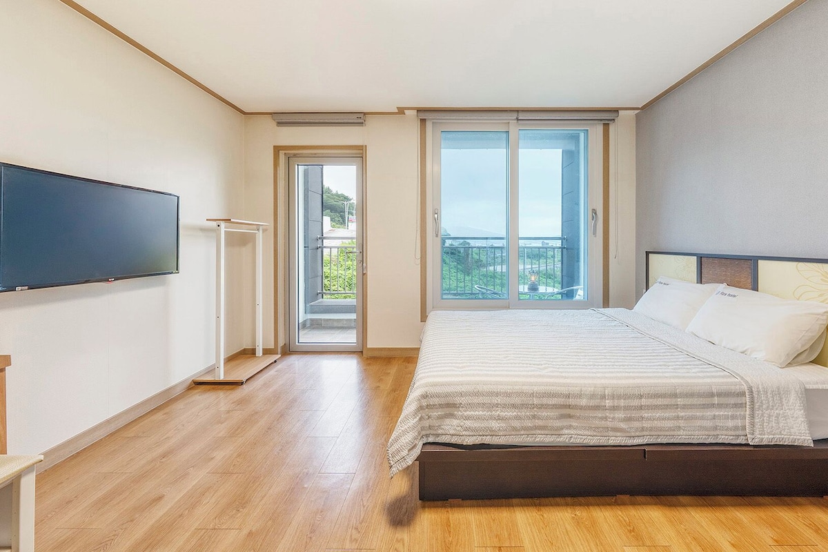Basic Room, 1 Bedroom (205) | 1 bedroom, free WiFi