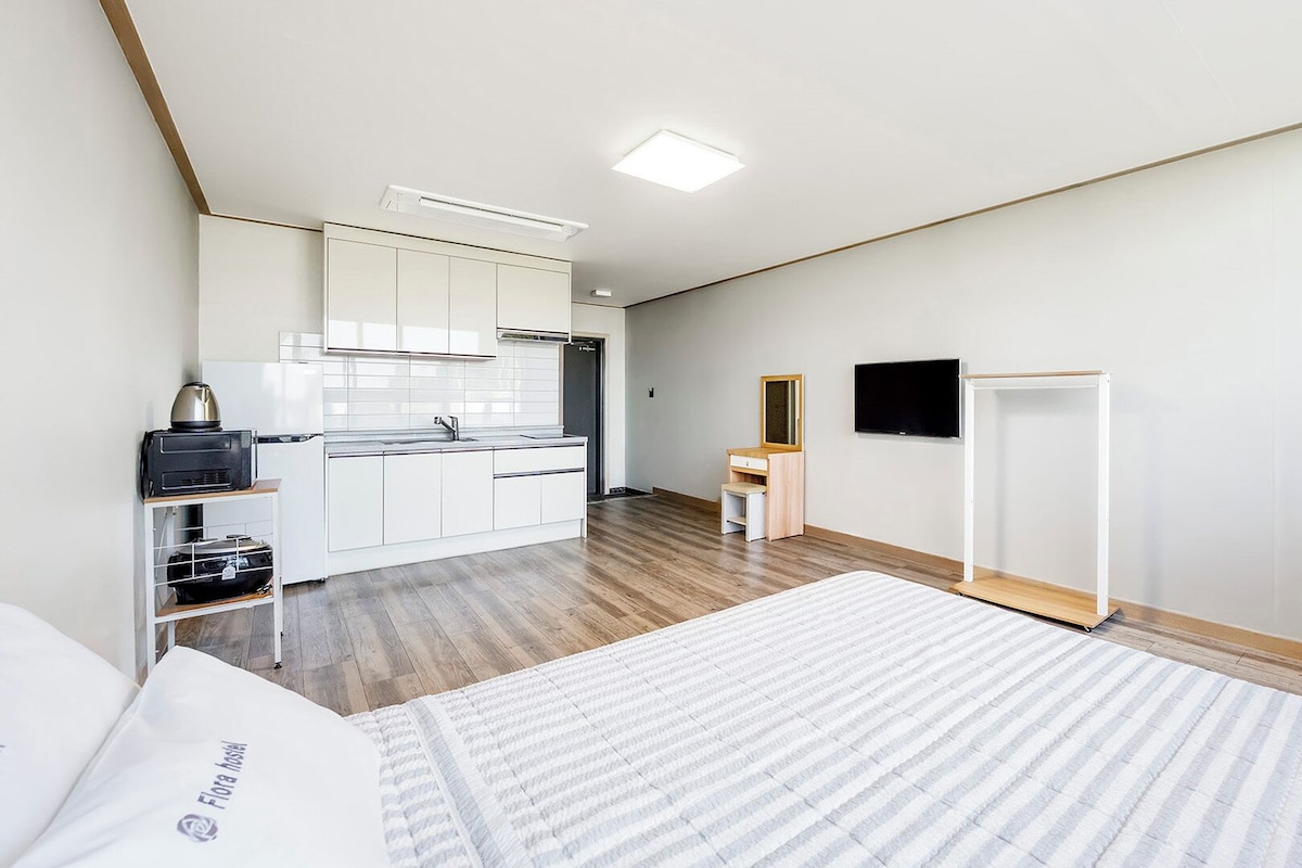Basic Room, 1 Bedroom (303) | 1 bedroom, free WiFi