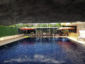 Sesongbasert utendørsbasseng