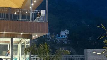 Outdoor pool, open 10:00 AM to 7:00 PM, sun loungers