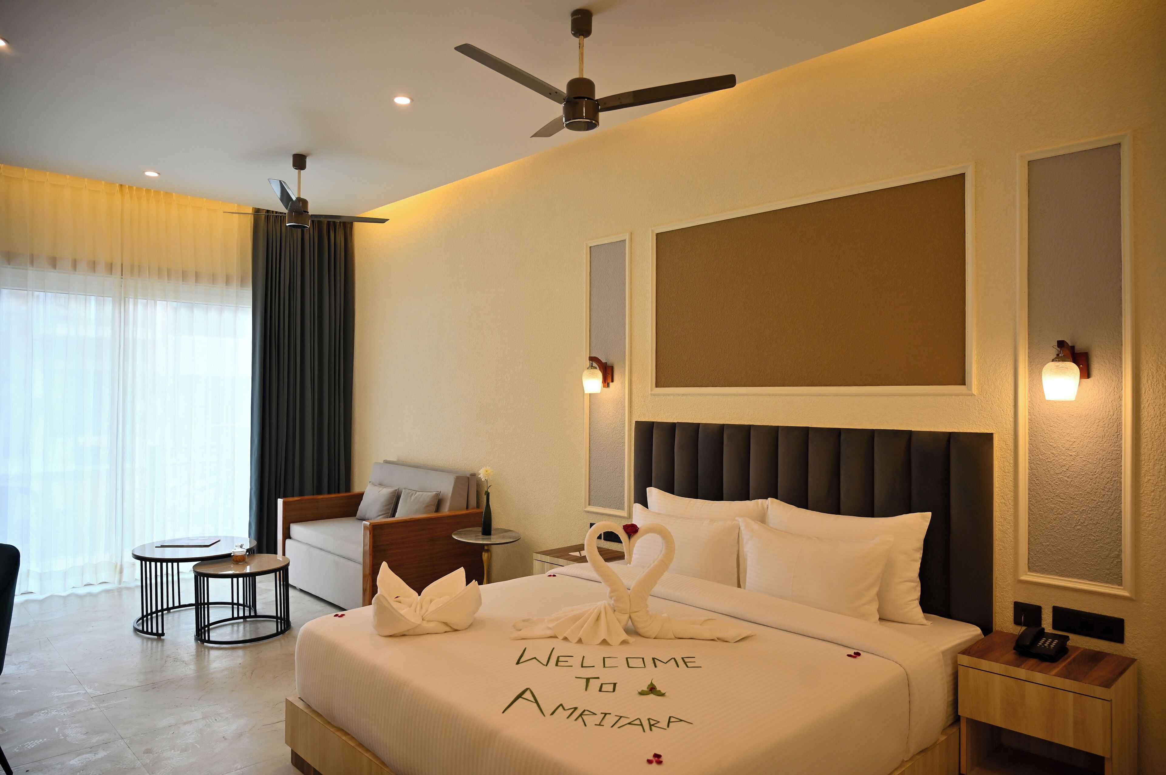 Premium Room, 1 King Bed, Balcony, Garden View