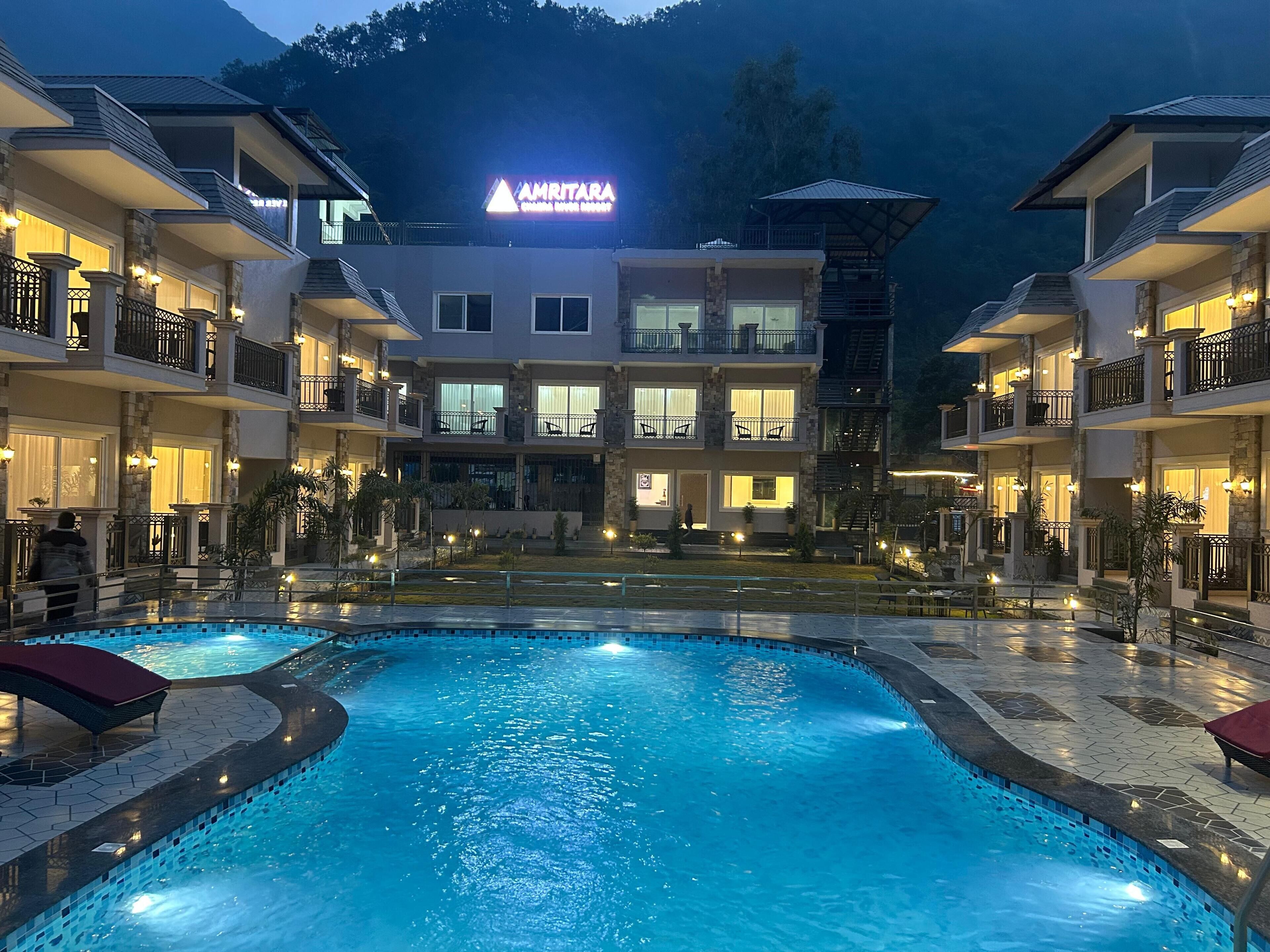 Outdoor pool, open 10:00 AM to 7:00 PM, sun loungers