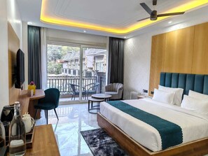 Executive Room, 1 King Bed, Balcony, Mountain View | Premium bedding, down duvets, Select Comfort beds, minibar - Amritara Chakra River Resort (Rishikesh)