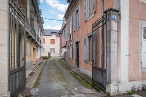 Exterior - Apartment T2 "Les Pyrénées" – Close to Town Center and Thermal Baths (Bagnères-de-Bigorre)