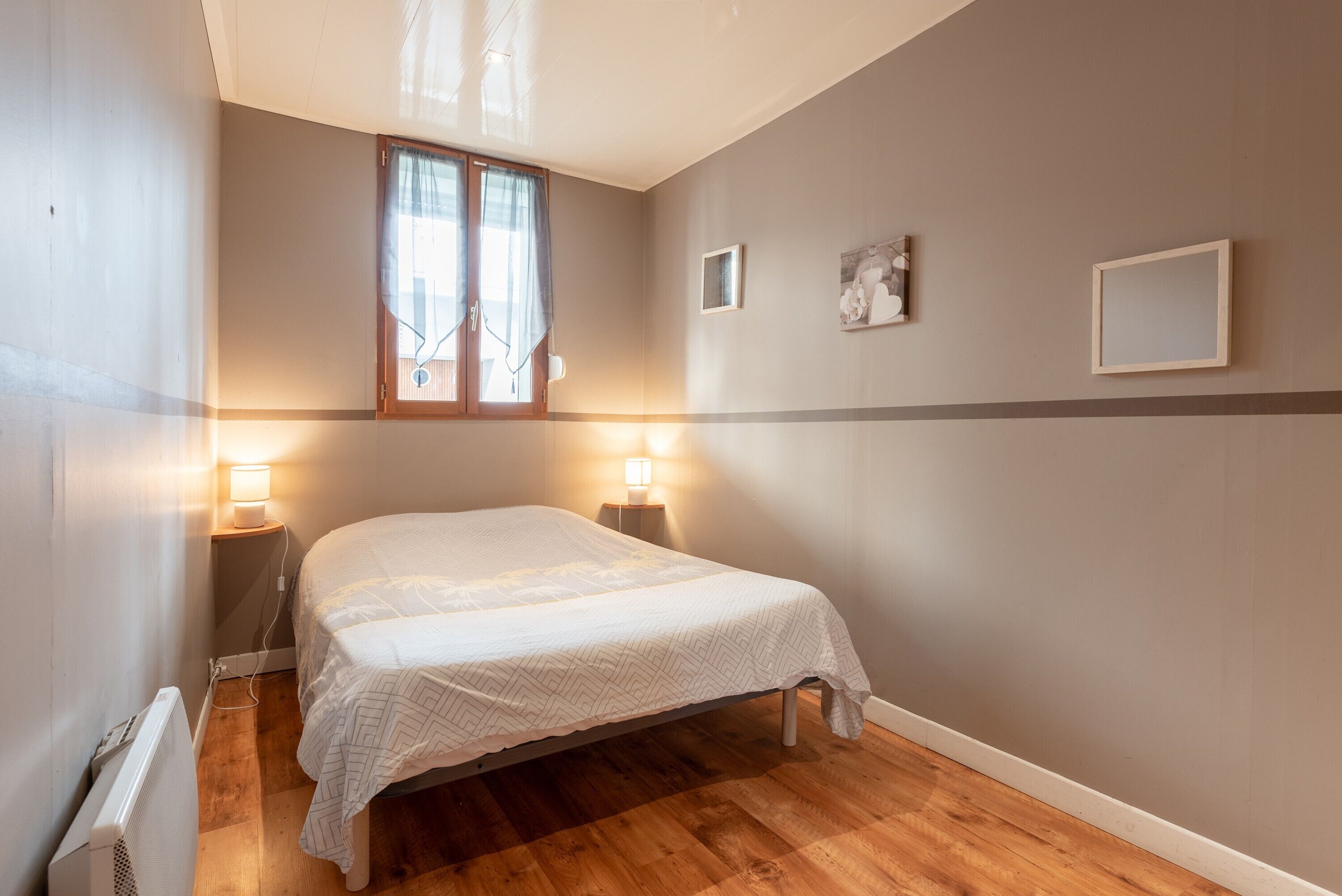 Een strijkplank/strijkijzer, wifi