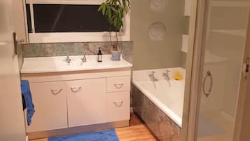 Shared Dormitory, 1 Bedroom, Terrace, Garden View | Bathroom