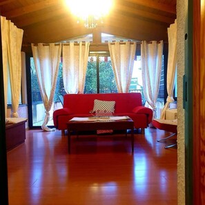 Living area - Entire villa with garden in the heart of the city (Pavia)
