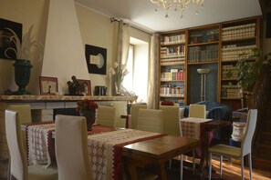 Dining - Entire villa with garden in the heart of the city (Pavia)