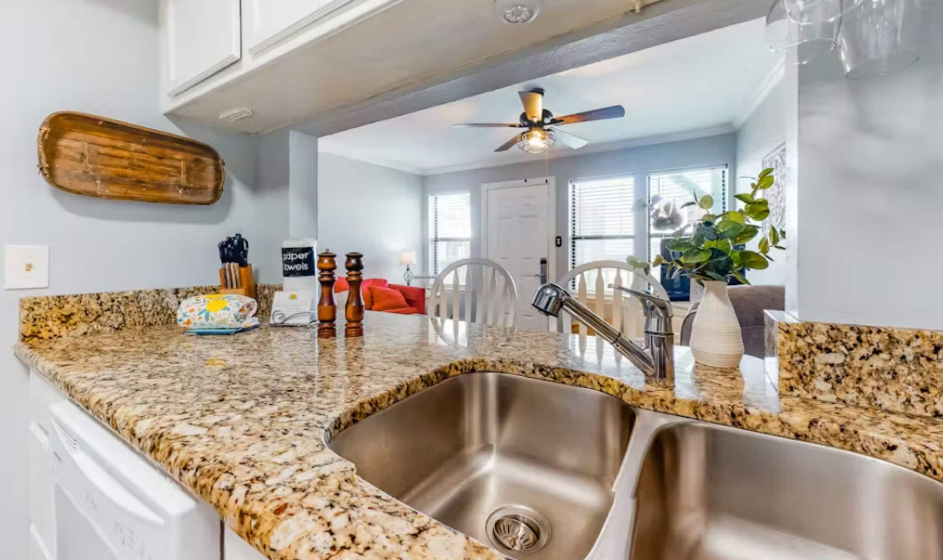 Signature Condo, 2 Bedrooms, Pool Access | Private kitchen | Fridge, microwave, oven, stovetop