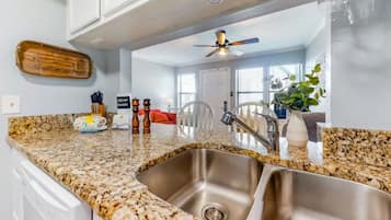 Signature Condo, 2 Bedrooms, Pool Access | Private kitchen | Fridge, microwave, oven, stovetop