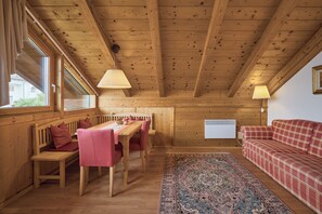 Living area - Cozy apartment in Kaltern am See, attic, 2+2 persons, central location (Kaltern)