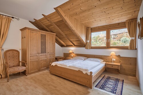 Gemütliches Apartment in Kaltern am See, Mansarde, 2+2 Personen, zentrale Lage