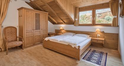 Gemütliches Apartment in Kaltern am See, Mansarde, 2+2 Personen, zentrale Lage