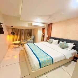 Deluxe Room | Desk, free WiFi - Enrise By Sayaji Vadodara (Vadodara)