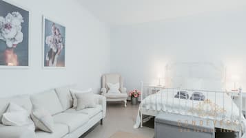 Family Quadruple Room, Patio, Courtyard View | Interior