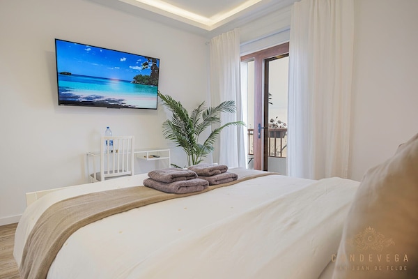 Comfort-Doppelzimmer, Balkon, eingeschränkter Meerblick | Daunenbettdecken, individuell dekoriert, individuell eingerichtet