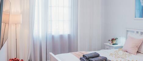 Cubrecamas, decoración personalizada y muebles diferentes