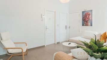 55-inch Smart TV with digital channels, Netflix, streaming services