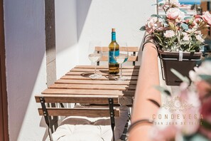 Deluxe Double Room, Balcony, Partial Ocean View | Property grounds - VvCondevega (Telde)