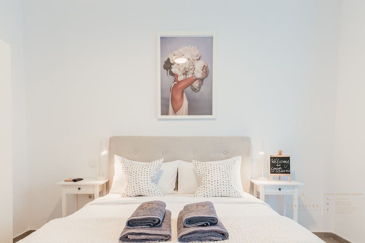 Quarto triplo básico, 1 quarto | Edredons de pluma, individualmente decorados, individualmente mobiliados