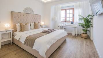 Exclusive Triple Room, 1 Bedroom | Down comforters, individually decorated, individually furnished