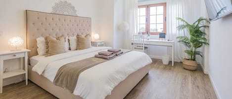 Exclusive Triple Room, 1 Bedroom | Down comforters, individually decorated, individually furnished