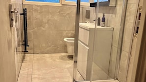 Shared Dormitory, 1 Bedroom, Balcony | Bathroom - Room-one Double Room in Plaistow Stratfo (London)