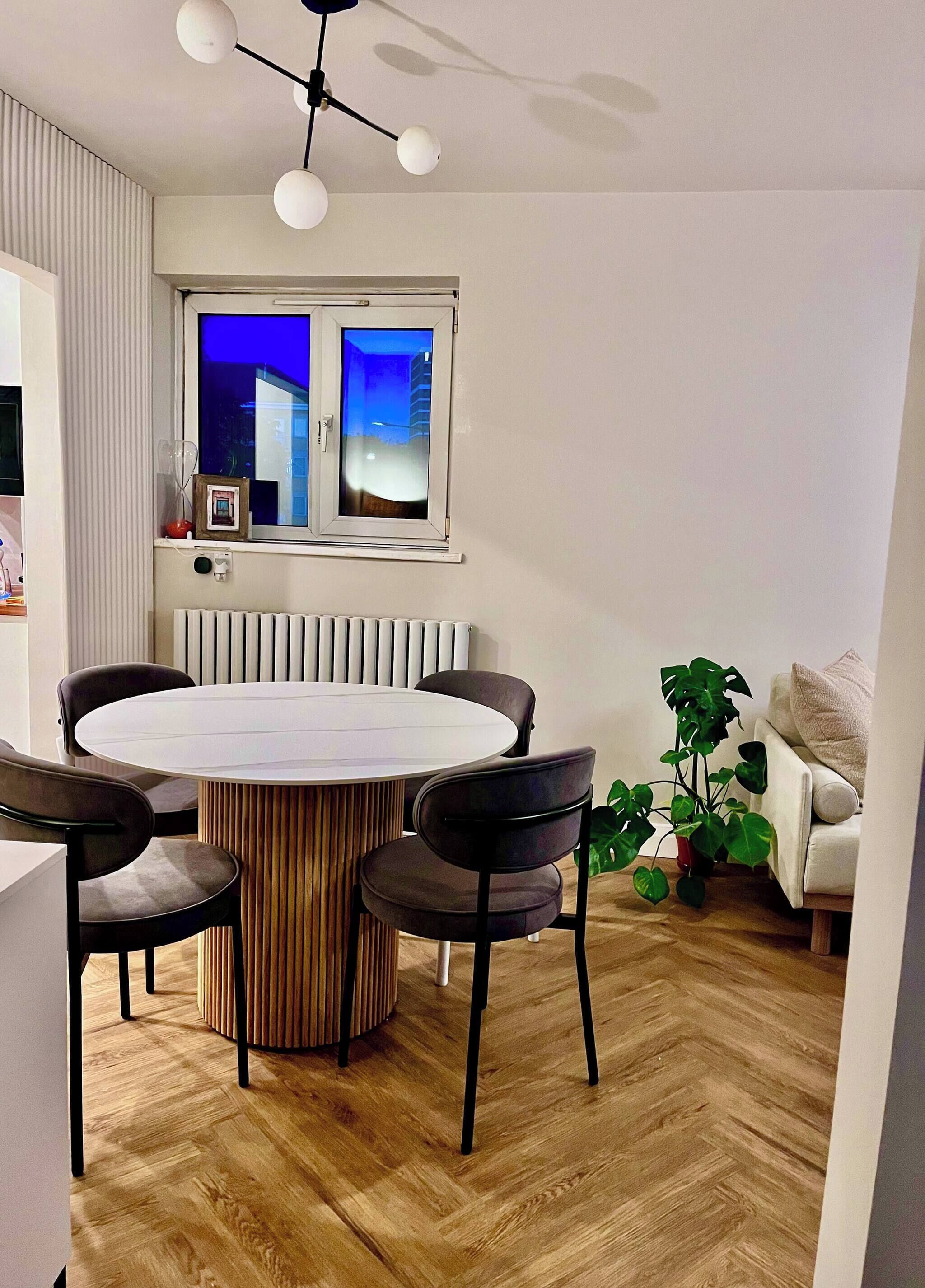 Shared Dormitory, 1 Bedroom, Balcony | Dining room