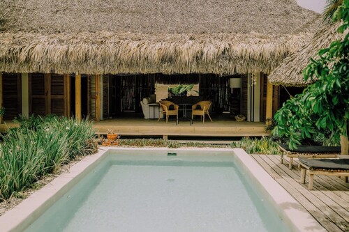 ¨El Refugio¨3 bedroom bungalow with pool & A/C near Macao beach