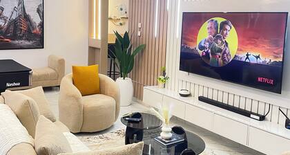 BrainStone Apartment, Stylish 2-Bedroom Shortlet with Pool & Gym in Lekki Ajah