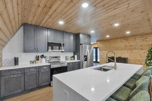 Private kitchen - Iconic A-Frame | Hot Tub | Fire Pit | Walk to Lake | Near Ski Resorts (Blakeslee)