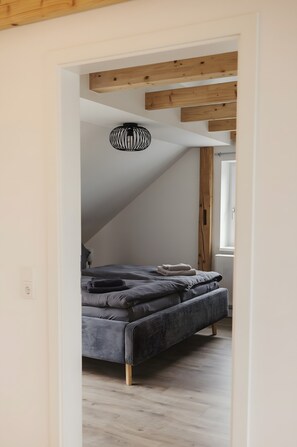 Interior - Holiday Apartment 'Habichthorst' with Shared Garden, Balcony & Air Conditioning (Naumburg)