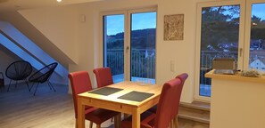Dining - Holiday Apartment 'Habichthorst' with Shared Garden, Balcony & Air Conditioning (Naumburg)