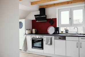 Frigorífic, forn, placa de cuina i rentaplats 