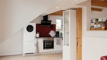 Kühlschrank, Ofen, Herdplatte, Geschirrspüler