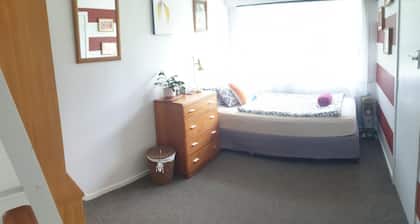 Room-1 BDR With Trundle bed - Gateway to