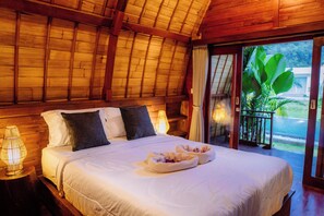 Escritorio, wifi gratis y ropa de cama