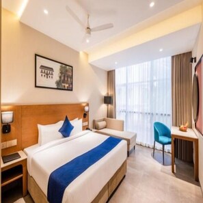 Habitación superior | Caja de seguridad en la habitación, escritorio y wifi gratis