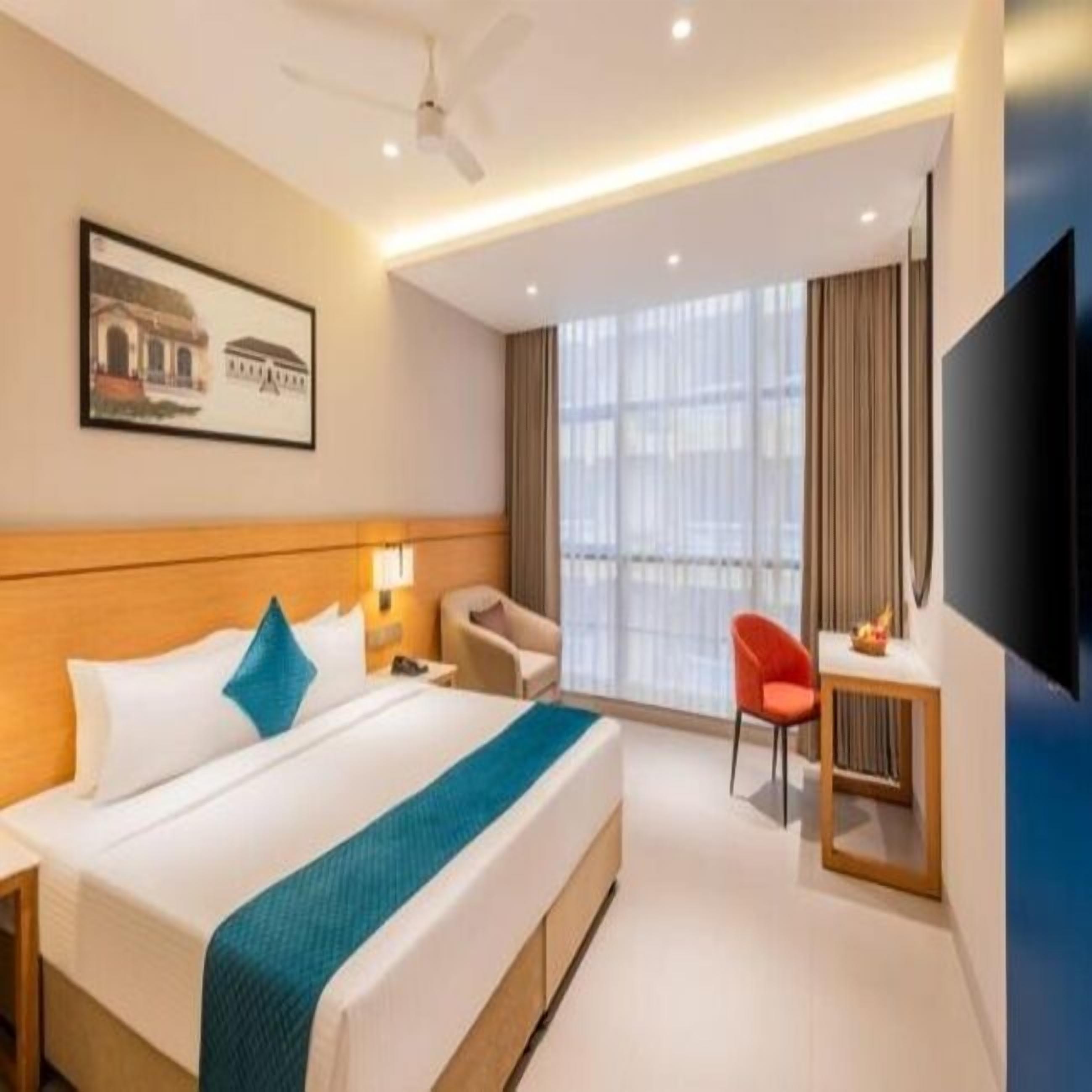 Deluxe-huone | Tallelokero huoneessa, työpöytä, ilmainen Wi-Fi