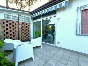 Terrace/patio - VILLA DUNE NORTH 289 - TYPE A2 6+0 - B02899 (Bibione Pineda)
