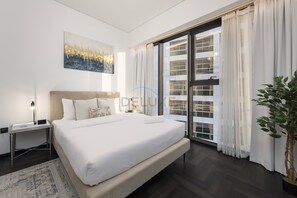 In-room safe, iron/ironing board, free WiFi, bed sheets - Studio Just Minutes’ Drive to Downtown, Close to Zabeel Stadium (Dubai)