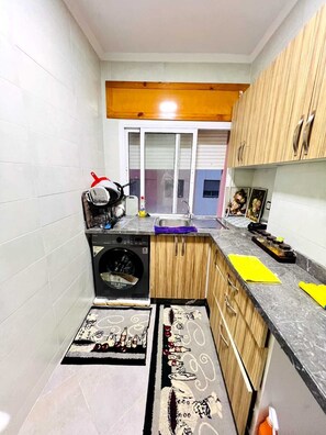 Private kitchen - Apartment located in a quiet and pleasant area of Tangier (Tanger)