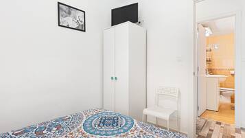 BĂŒgeleisen/BĂŒgelbrett, WLAN, BettwĂ€sche